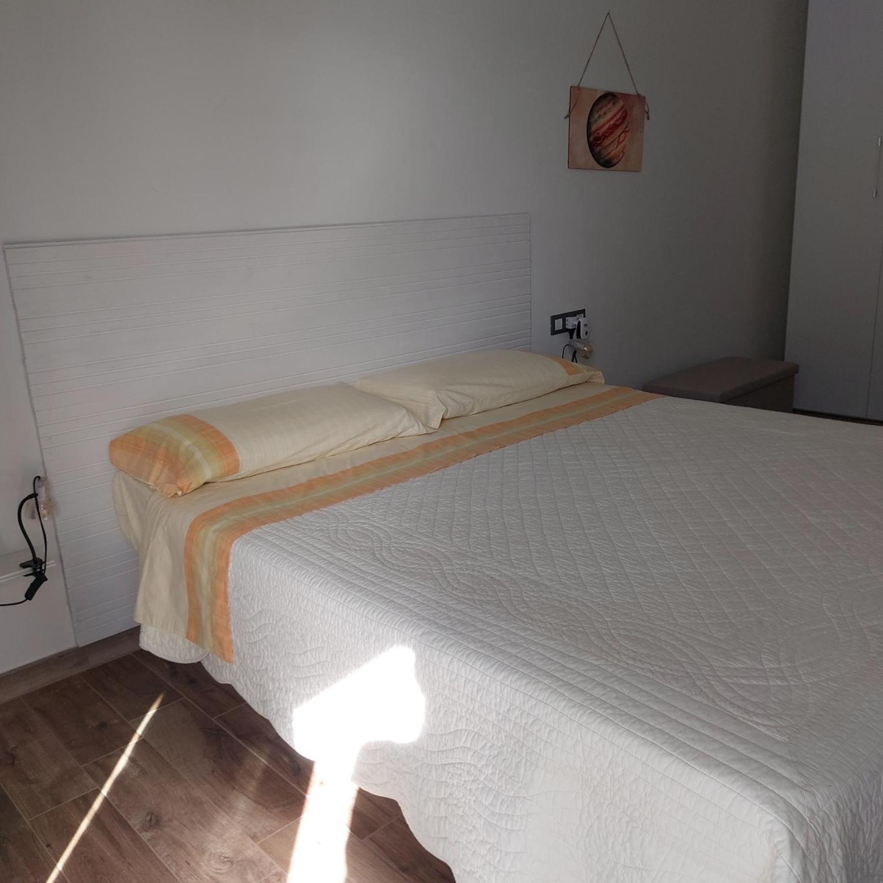 Hotel Skylab Gozzano Habitación foto